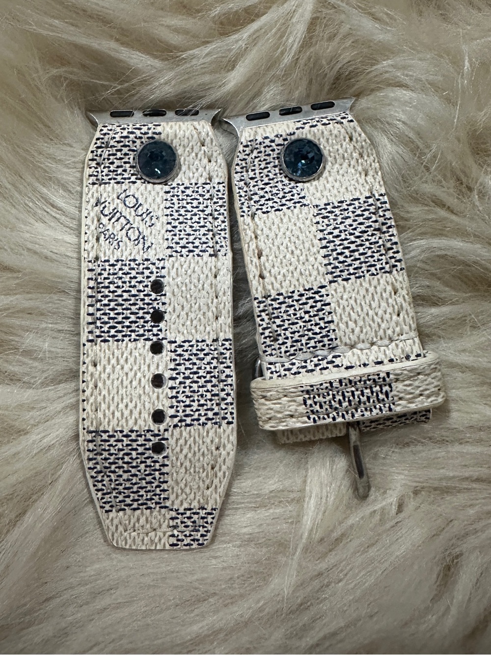 Louis Vuitton Cream & Navy Damier Apple Watch Bank Spark’l